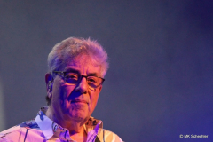 Graham Gouldman - bass guitars, electric guitar, acoustic guitar, vocals