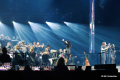 Amy Macdonald und das Antwerp Philharmonic Orchestra und den Chor Fine Fleur unter der Leitung der Dirigentin Alexandra Arrieche