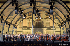 Die kolumbianisch-amerikanische Dirigentin Lina González-Granados und RPO