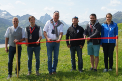 Offizielle Eröffnung mit Band zerschneiden: Martin Ebster, Ambros Gasser, Josef Chodakowsky, Markus Hahn, Michael Zimmermann und Martina Eberharter (v. l.)