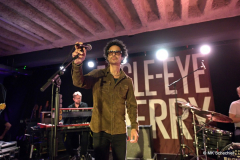 Eagle-Eye Cherry mit Band in Stuttgart