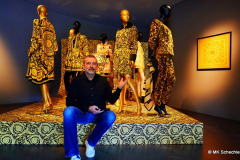 Redakteur MK Schechler allein im Museum