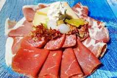 Einkehr im Restaurant mit regionalen Gerichten