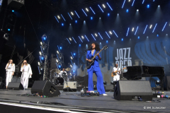 Judith Hill und Band