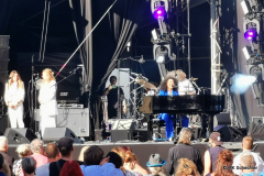 Judith Hill und Band
