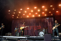 Sutherland, der in den letzten Jahren ausverkaufte Shows in ganz Europa spielte und bei Festivals für Besucherrekorde sorgte, bewies in Bad Mergentheim eindrucksvoll, dass er auch auf der Bühne ein Vollblutkünstler ist.