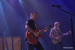 Kiefer Sutherland mit Band