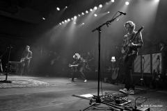 Kiefer Sutherland mit Band