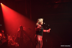 Kim Wilde mit Band