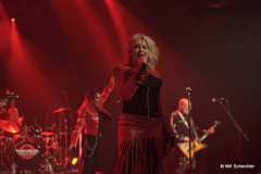 Kim Wilde mit Band