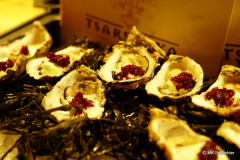 Frischeparadies Stuttgart: Tsarskaya Austern (Wasabi Espuma, würzige Rote Beete Marmelade)
