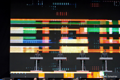 Ein multimedialer Rausch aus Klang, Code und Kult