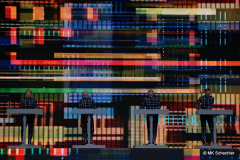 Ein multimedialer Rausch aus Klang, Code und Kult