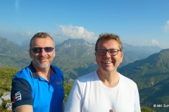 Unterwegs auf dem Lechweg. Die Brüder Martin und Jürgen Schechler. Auf dem Rüfikopf: Blick ins Lechtal.