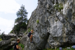 Kletterer im Naturklettergarten Schrofenwies