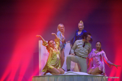 Nils Strassburg, Vegas Showgirls