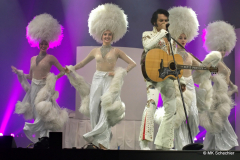 Nils Strassburg, Vegas Showgirls