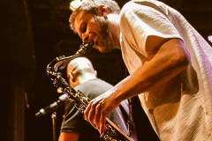 Gareth Lumbers (Saxophon, Flöte)