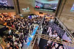 b1_2026-02-09-18.52.40_Radiant