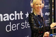 e1_2026-02-09-20.36.43_Radiant