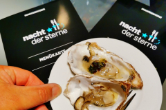 Zum Aperitif französische Austern vom Frischeparadies