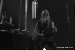 Nightwish fegte über Stuttgart. In bester Walküren-Manier präsentierte die Band Hits aus zwei Dekaden