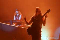 Nightwish fegte über Stuttgart. In bester Walküren-Manier präsentierte die Band Hits aus zwei Dekaden