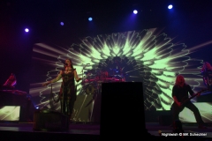 Nightwish fegte über Stuttgart. In bester Walküren-Manier präsentierte die Band Hits aus zwei Dekaden