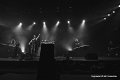 Nightwish fegte über Stuttgart. In bester Walküren-Manier präsentierte die Band Hits aus zwei Dekaden