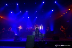 Nightwish fegte über Stuttgart. In bester Walküren-Manier präsentierte die Band Hits aus zwei Dekaden