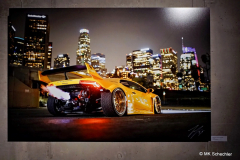Foto "Speed Lambo in Downtown Los Angeles" © Larry Chen, Hängung im MAC