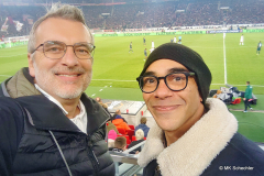 Unser Redakteur mit Jason Reilly