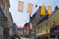 Überall in Bregenz geflaggt für die Bregenzer Festspiele