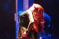 1. Akt Szene 1: Reel Around the Sun