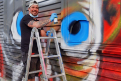 Man at work:  Jochen Laufer /  paintasticarts