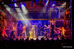 Disco-Fieber entfacht: „Saturday Night Fever“ feiert glitzernden Tourstart in Stuttgart