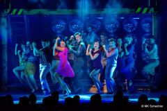 Disco-Fieber entfacht: „Saturday Night Fever“ feiert glitzernden Tourstart in Stuttgart