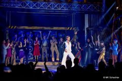 Disco-Fieber entfacht: „Saturday Night Fever“ feiert glitzernden Tourstart in Stuttgart