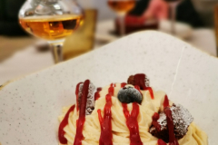 Ristorante Fiorentina Locarno: Farina Bona Mousse mit weichem Schokoladenkeks und Himbeersauce