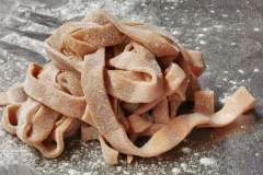 Kochkurs im Hotel Belvedere: Handgemachte Tagliatelle mit Tessiner Maismehl (Farina Bona – dem guten Mehl aus dem Onsernonetal)