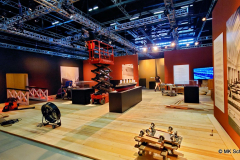 Einige Tage vor Ausstellungseröffnung noch mit Handwerkern