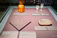 Original Artefakte der Titanic. Die Gegenstände durften nur außerhalb der Titanic gesammelt werden