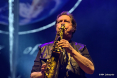 Saxophon, Flöte, Mundharmonika, Percussion - Warren Ham