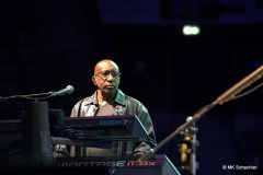Keyboard - Greg Phillinganes