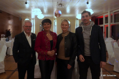 v.l.n.r.:  WAC Präsident Bernd Schlossnickel mit  Gattin, unsere Redakteurin und Nico Balss, Mitglied des WAC-Präsidiums und Initiator der StartUp Nights