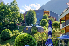 Walliserhof mit schindelgedeckter finnischer Sauna