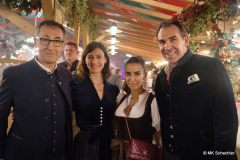 Ehepaar Wilhelmer (rechts) mit Cem Özdemir und Partnerin Flavia Zaka