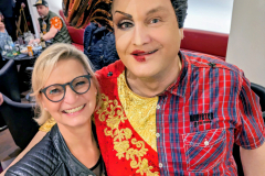 mit Frl. Wommy Wonder